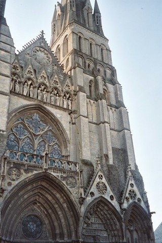 Cathedral Bayeux 19.JPG